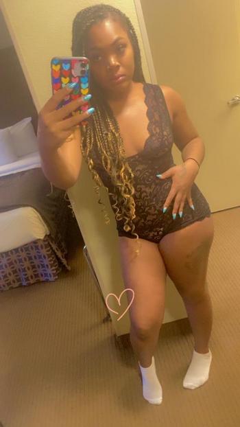 London, 25  female escort, Concord